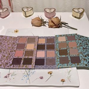 Tarte set of 3 colored clay eye shadow palettes RARE! FIRM ON THE PRICE